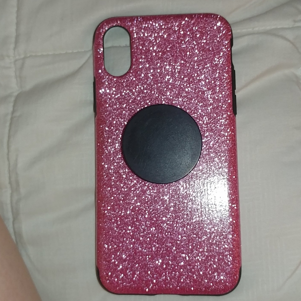 Pink rubberized case for iPhone xs with popsocket